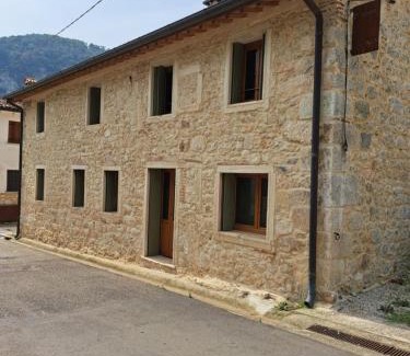 Lumignano Ski Chalet | La Perla a Lumignano - ai piedi della falesia