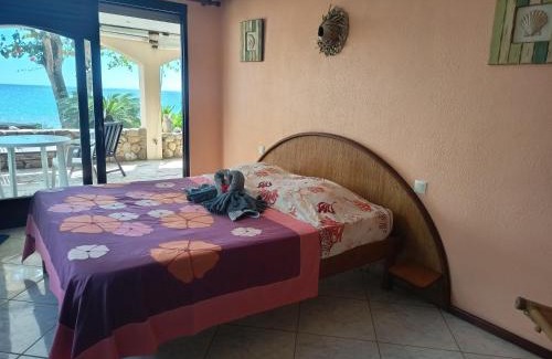 Pihaena House | La PERLE de MOOREA Suite Parentale BORD DE LAGON baie d'OPUNOHU