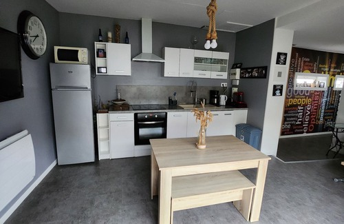 Cote Est Soquence House | La Petite Annexe
