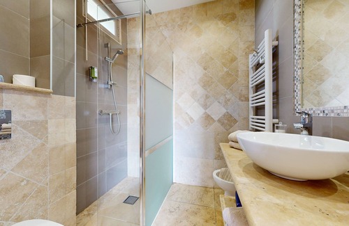 Tourtour House | La Petite Auberge