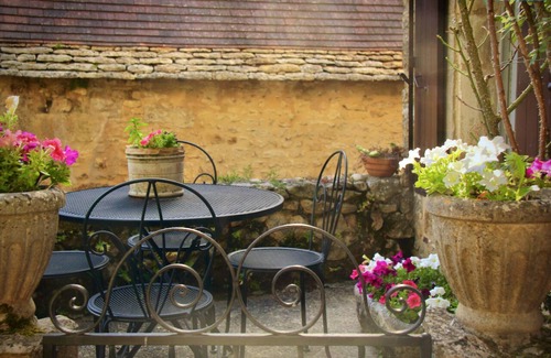 Beynac-et-Cazenac House | La Petite Maison: Fairytale Stay in Village Center