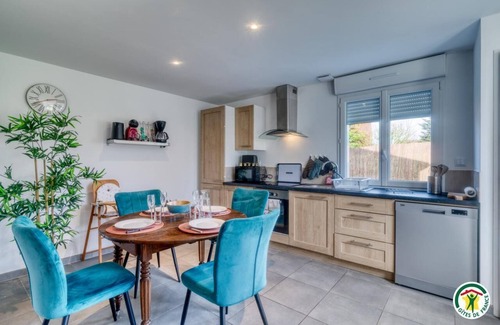 Pissy-Poville House | La petite maison des Prés