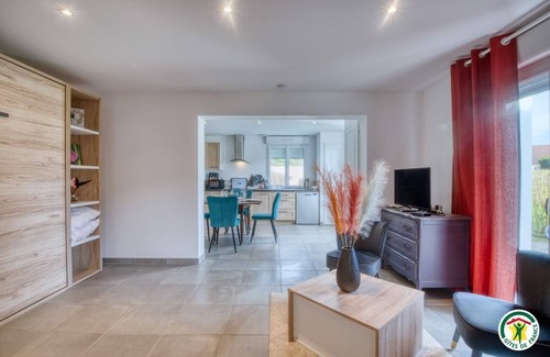 Pissy-Poville House | La petite maison des Prés