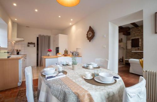Saint-Romain House | La "Petite" Maison