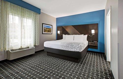 Sulphur Springs Hotel | La Quinta by Wyndham Sulphur Springs