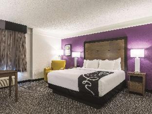 Alexandria Hotel | La Quinta by Wyndham Alexandria Airport