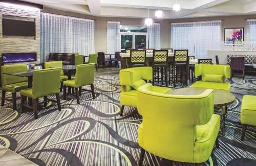 Summerlin Hotel | La Quinta by Wyndham Las Vegas Summerlin Tech