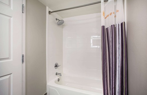 Clearwater Hotel | La Quinta Inn & Suites by Wyndham Clearwater South