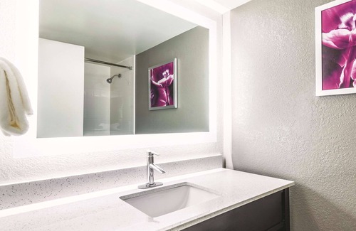 Sharonville Hotel | La Quinta Inn & Suites by Wyndham Cincinnati Sharonville