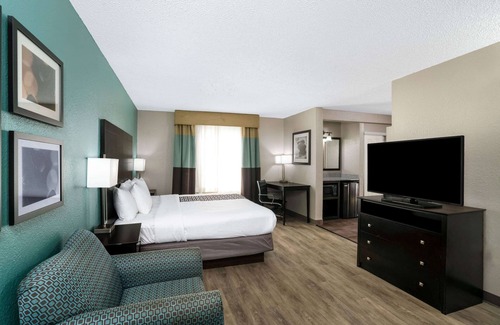 Lebanon Hotel | La Quinta Inn & Suites by Wyndham Lebanon