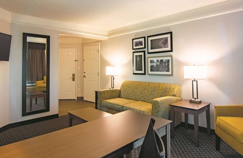 Norman Hotel | La Quinta Inn & Suites by Wyndham Oklahoma City Norman