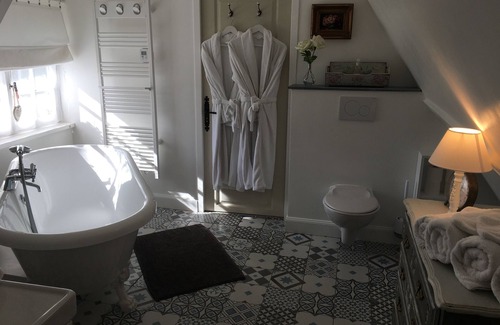 Berville-sur-Mer Bed & Breakfast | La Romance, charming bed and breakfast with breakfast
