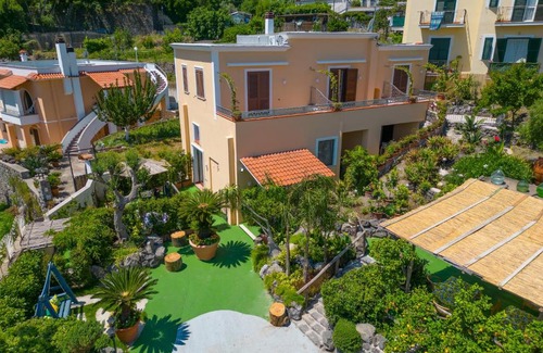 Ischia Porto Bed & Breakfast | La Rosa - Luxury B&B