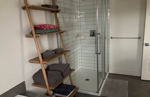 Saint-Romuald Apartment | La Suite | Condo Summ