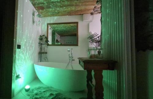 Montagnaga Apartment | La SUITE delle Scuderie, con Vasca da bagno in stanza, PetFiendly con Area Cani