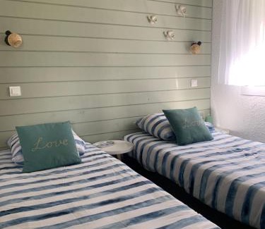 Bielle Apartment | La Suite Unique - Le jardin sur les Pyrénées- vue panoramique montagne -jardin clôturé privé de 100m2-Parking-Linge de lit et serviettes compris-