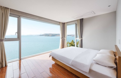 Dolsan-eup Hotel | La Terrace Resort