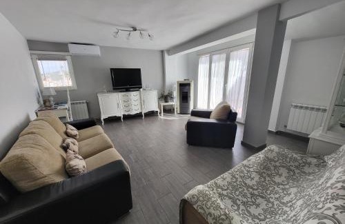 Cuenca House | La terraza de Maxi House