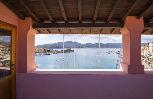 Portoferraio Old Town Apartment | LA TERRAZZA DI NAPOLEONE