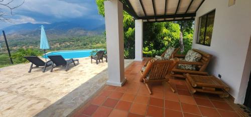 Sopetran Villa | La toña