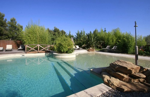 La Cadiere-d'Azur Cottage | La Treille Mas Bouteillans, charm, comfort, calm amid the olive grove