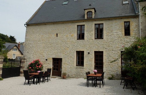 Sainte-Honorine-des-Pertes Apartment | La Vallée II within walking distance of the sea