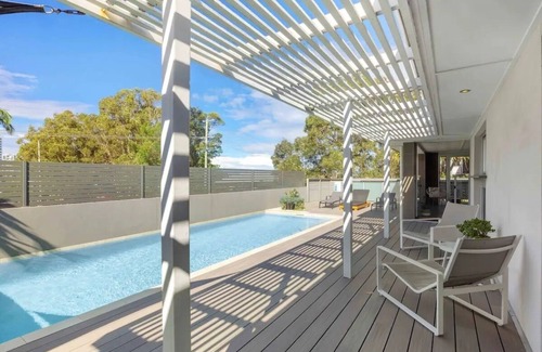Mooloolaba House | 'La Vida' Mooloolaba - Just Steps To The Beach