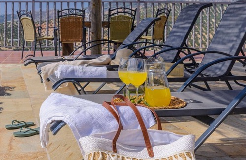 Iznajar Villa | La Villa del Lago Iznájar by Ruralidays