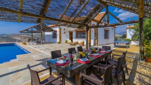 Iznajar House | La Villa del Lago Iznájar by Ruralidays