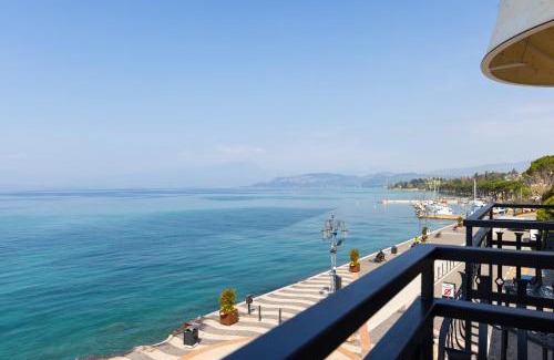 Lazise Old Town Hotel | La Vista Postcard Hotel