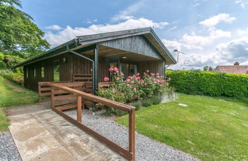 Minehead House | Laburnum Lodge sleeps 6 wheelchair access
