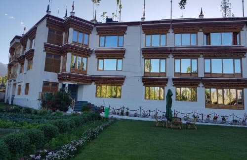 Leh Hotel | Ladakh Himalayan Retreat