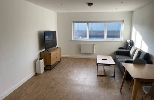 Bolton Apartment | Lage 1 Bed Apt Near Bolton Station