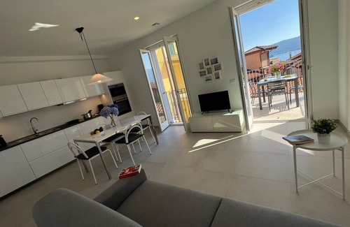 Pallanza Apartment | Lago Azzurro modern aparment with lake view and ba