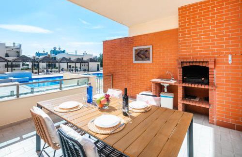 Lagos Apartment | Lagos Apt with pool and huge balcony Very close to Beach and Marina