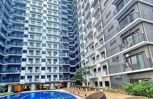 Tambo Condo | LAJ Staycation Shore3 ResidencesnA City View w/balconynClose to Mall of Asoa