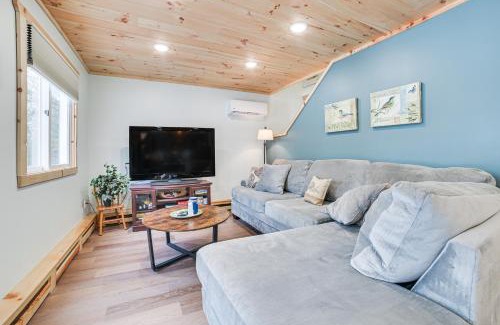 Herron House | Lake Access and Dock Remote Mio-Area Cottage