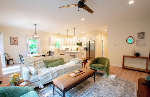 Lake Ann House | Lake Access ~ New Build Retreat ~ Explore & Unwind