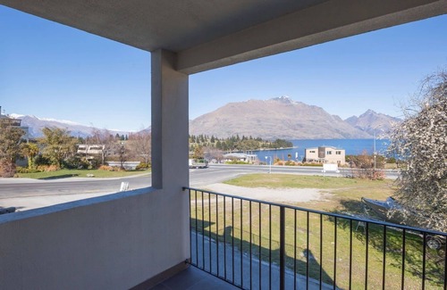 Queenstown Cottage | Lake and Mountain Ridge - Queenstown Apartment
