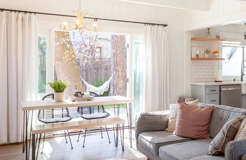 Cedar Glen Cottage | Lake Arrowhead Cottage - Walk to the Lake. Easy snow access!