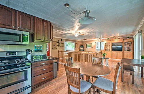 Cadiz House | Lake Barkley Home: Private Dock, Kayaks, Fire Pit!