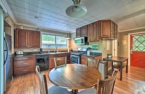 Cadiz House | Lake Barkley Home: Private Dock, Kayaks, Fire Pit!