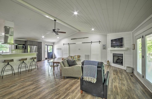Cadiz House | Lake Barkley Waterfront Home w/Deck & Boat Dock!