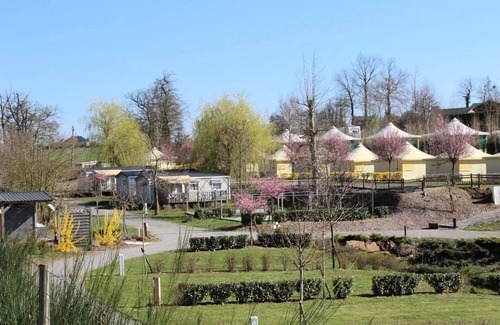 Naucelle House | Lake Bonnefon campsite * - STANDARD furnished toiled bungalow 25 m2 (2 bedrooms) with sanitary facilities 6 people