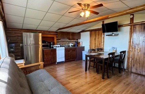 Mayfield Cabin | Lake Cabin Resort - Cabin 1