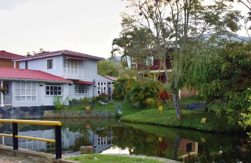 Darien House | Lake Calima Cabana Los Laguitos