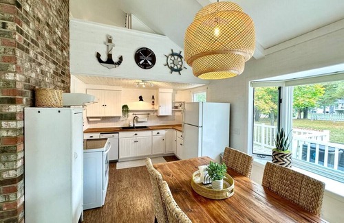 Nekoosa Cottage | Lake Camelot | Lakefront | 10 Min to Sand Valley | Discounted Rates