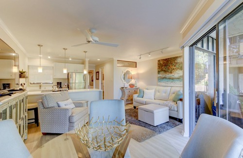 Hot Springs Condo | LAKE, CASINO, HORSE RACING, SPA & HIKING! "NO REGRETS" 1/1 LAKEFRONT CONDO!