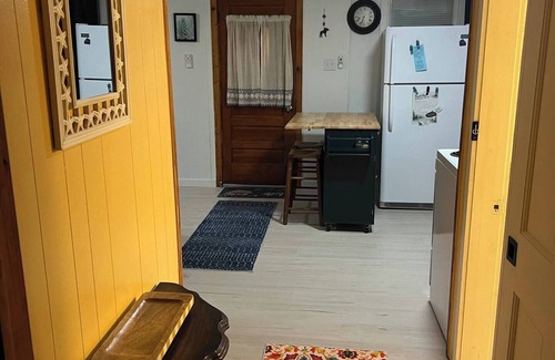 Alburg Cottage | Lake Champlain 2-bedroom cottage with kayaks and bikes in beautiful Alburgh.