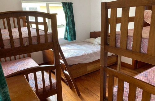Ashburton Lakes House | Lake Clearwater Lodge - Stunning mountain location - two Lakes/Unlimited Walks